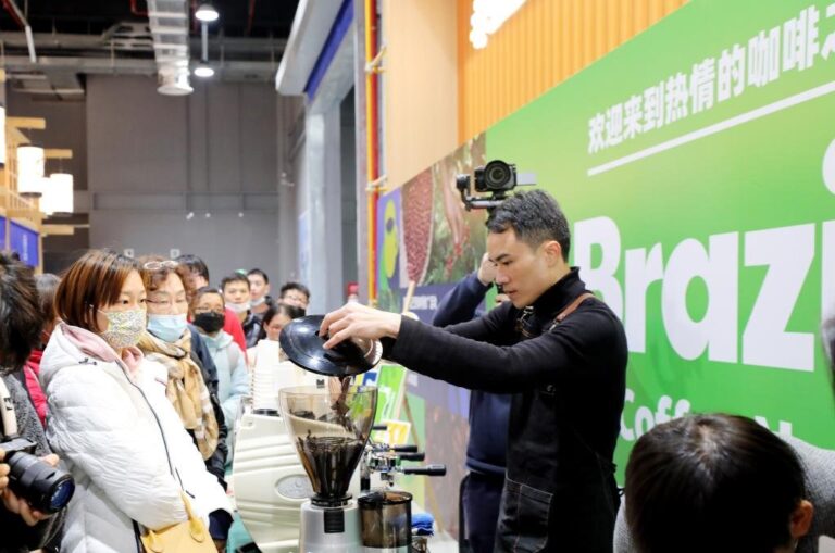 Cooperação econômica China-Brasil navega constantemente em direção a um futuro mais brilhante