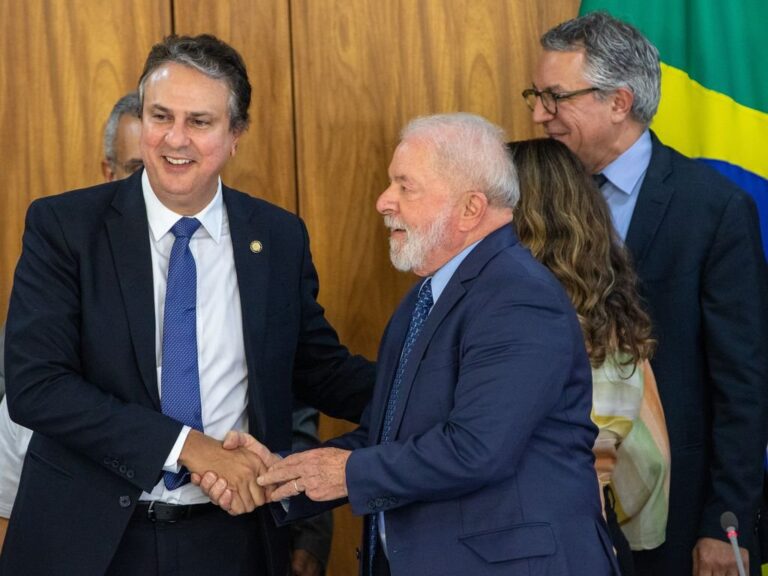 Em vitória da mobilização popular, governo Lula vai suspender novo ensino médio e mudanças no Enem