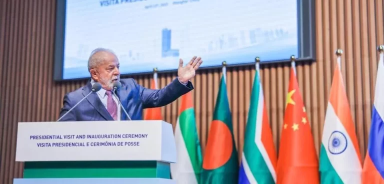 Lula defende a expansão do BRICS, a despeito da resistência do Itamaraty