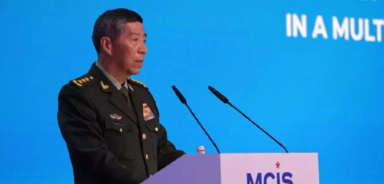 Forças armadas chinesas estão comprometidas em manter a paz mundial, diz ministro da Defesa
