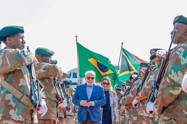 Lula dá o pontapé inicial da participação brasileira na Cúpula do BRICS: saiba o que vem a seguir