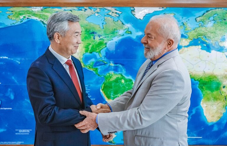 China e Brasil: comércio bilateral bate recorde em 2023