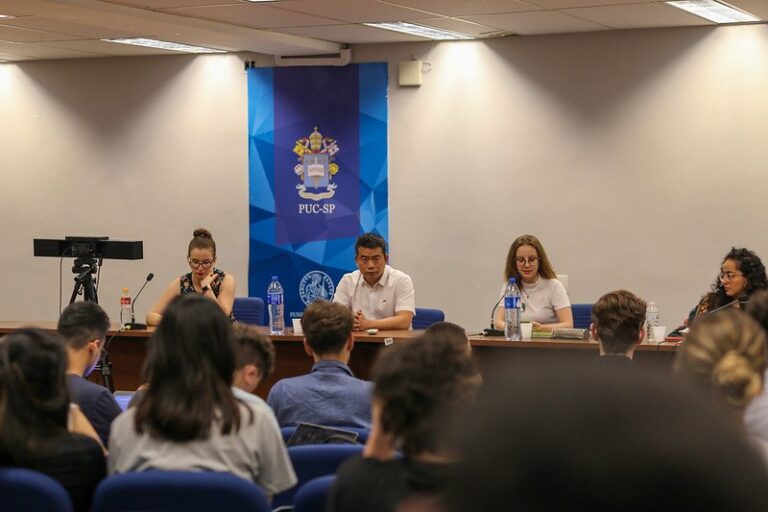 Semana de Relações Internacionais da PUC-SP Explora a Ascensão da China no Cenário Global