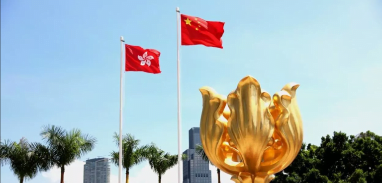 China afirma que planos do Reino Unido para desestabilizar Hong Kong estão condenados ao fracasso