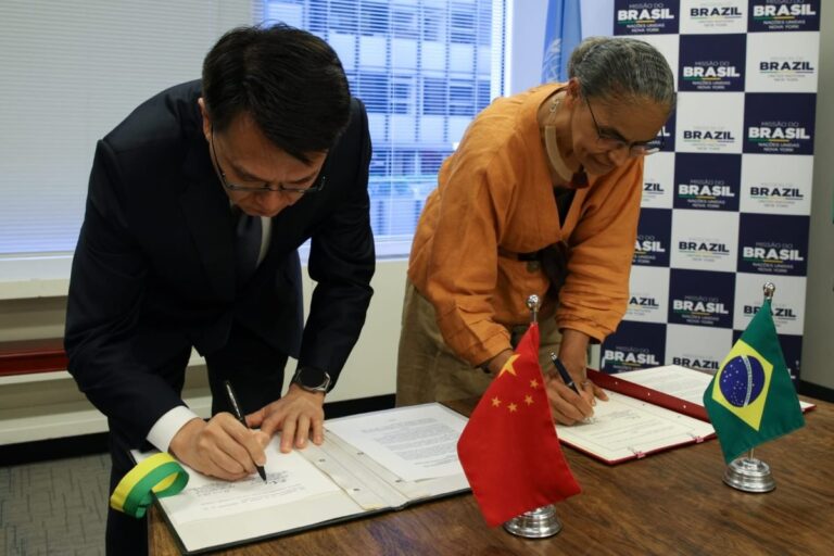 Brasil e China assinam Subcomissão de Meio Ambiente e Mudança do Clima