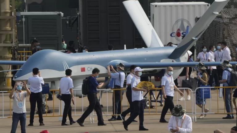Corrida armamentista de drones iniciada pela China pode ser fardo financeiro para EUA, diz mídia