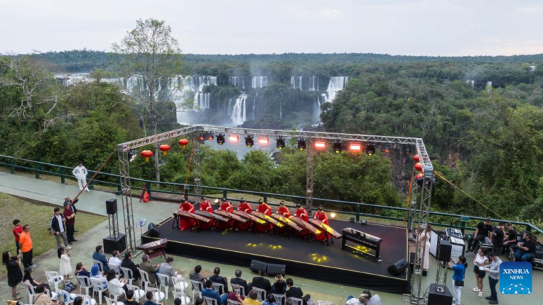 Cataratas do Iguaçu recebem celebração do tradicional Festival chinês do Meio Outono