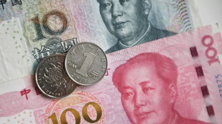 Menos custo, menos risco e mais economia: como Brasil e China podem lucrar com a desdolarização