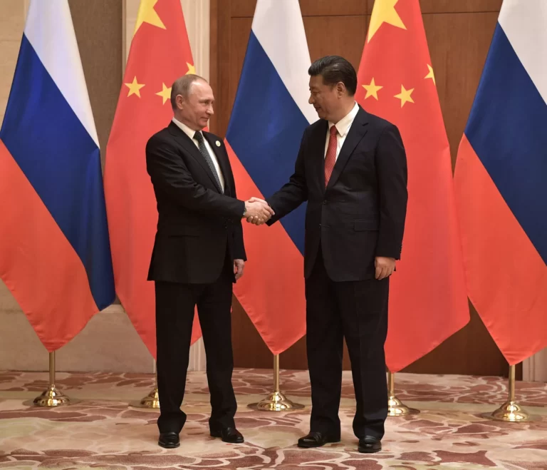 Terceiro Fórum do Cinturão e Rota é realizado na China com participação do presidente russo Putin