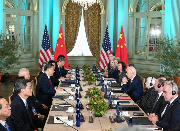 Xi e Biden falam sobre questões estratégicas críticas para relações China-EUA e o mundo
