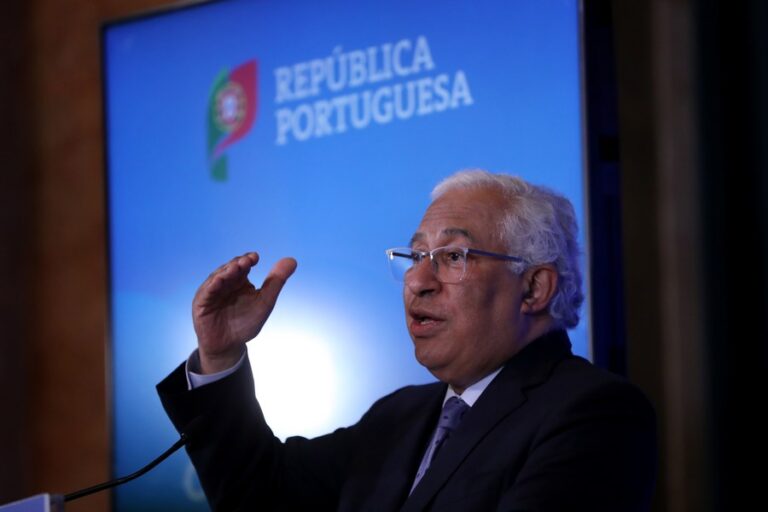 Premiê de Portugal renuncia ao cargo após virar alvo de investigação por corrupção