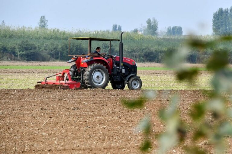 Máquinas chinesas para a agricultura familiar estão a caminho do Nordeste