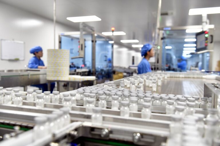 China possui mais de 10.000 grandes empresas industriais farmacêuticas