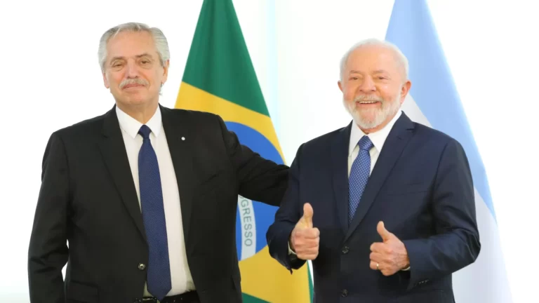 Eleições na Argentina: Milei promete cortar relações com o Brasil, se eleito, e afirma que governos devem se ausentar de questões comerciais