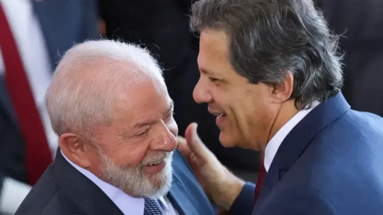Governo Lula comemora que Brasil ultrapassou Canadá e voltou a ser a 9ª economia do mundo