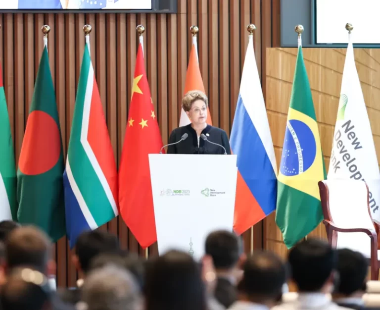 Dilma é eleita ‘Mulher Economista 2023’ pelos conselhos regionais e federal de economia
