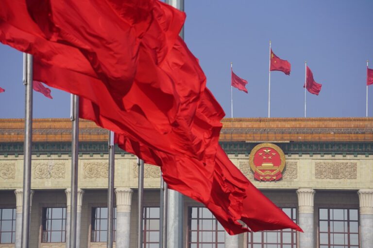 China protesta contra ‘interrogatórios irracionais’ de estudantes chineses que chegam aos EUA