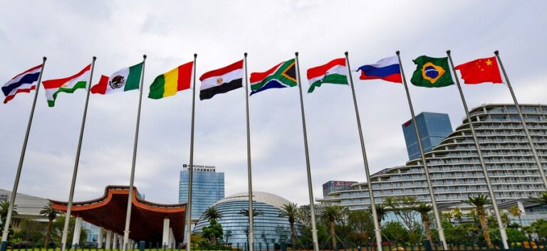 BRICS vai superar G7 na economia global em 2023, diz presidente do principal banco russo