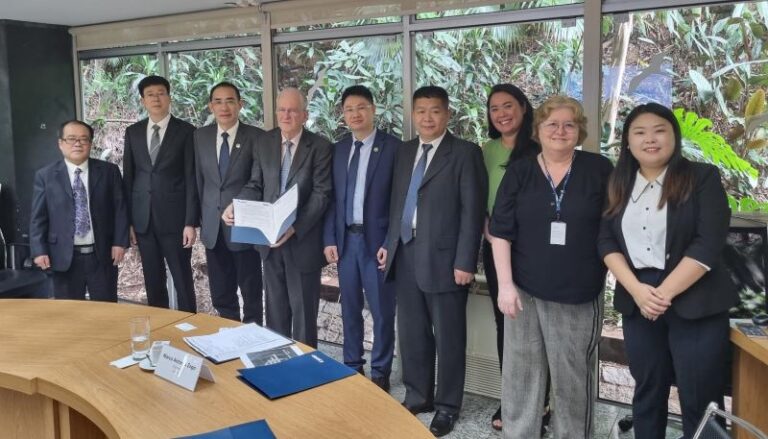 FAPESP assina acordo com Centro de Transferência Tecnológica da China para a América Latina e Caribe