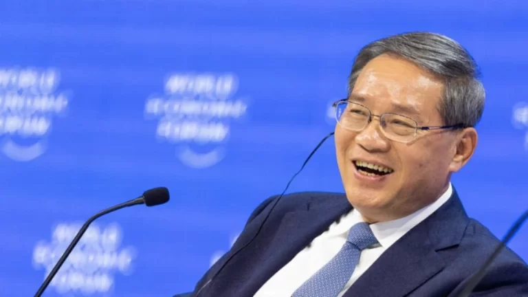 Classe média da China vai dobrar em 10 anos, diz primeiro-ministro