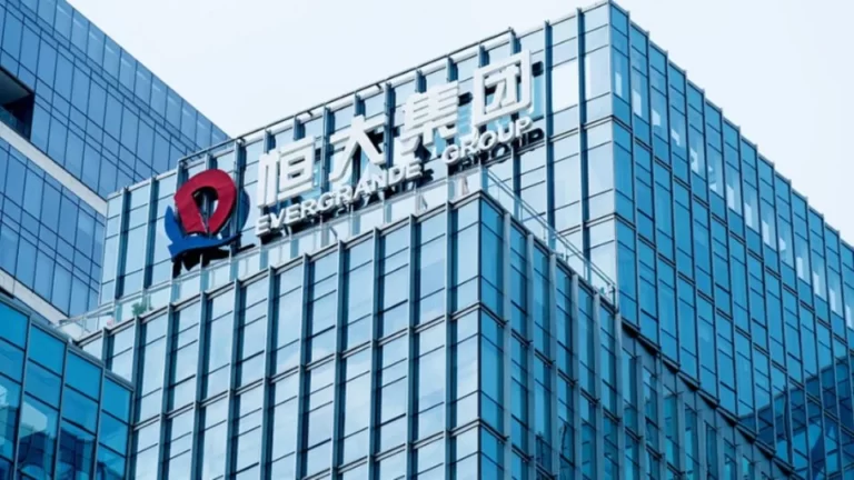 Evengrande, gigante imobiliária chinesa, a um passo da falência