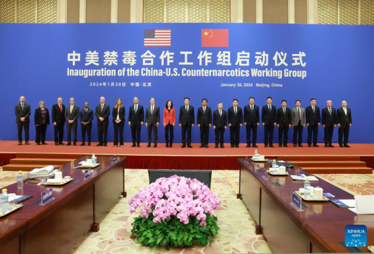 China e EUA iniciam cooperação para enfrentar tráfico de fentanil