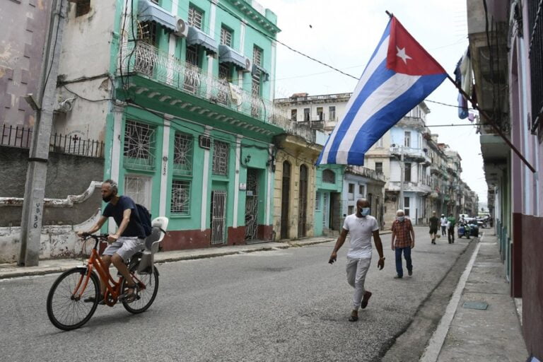 Crise de energia em Cuba gera protestos; governo denuncia bloqueio e ‘fins desestabilizadores’ dos EUA