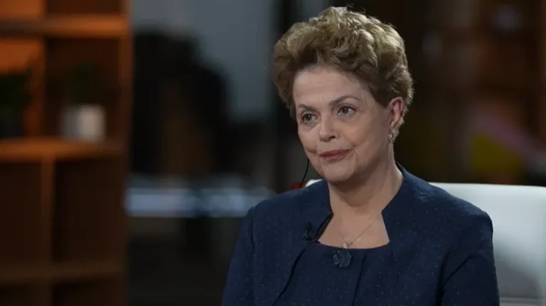 No Dia da Mulher, Dilma diz que “misoginia foi pano de fundo” do golpe de 2016