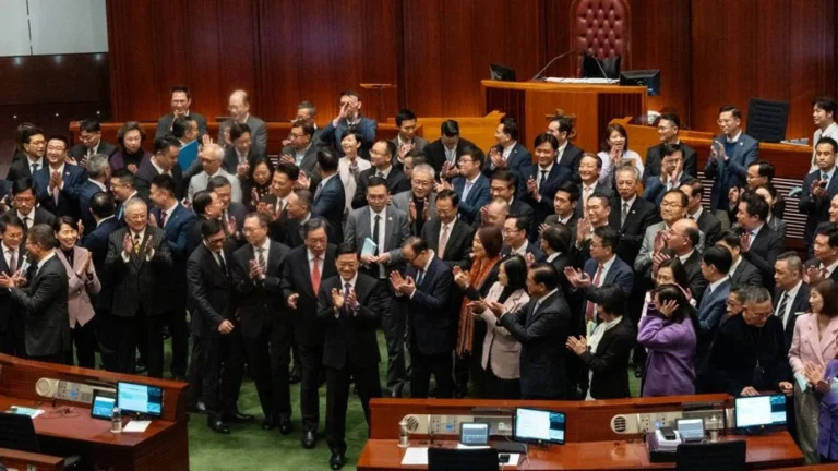 China rebate críticas à lei de segurança nacional de Hong Kong: “dois pesos e duas medidas”