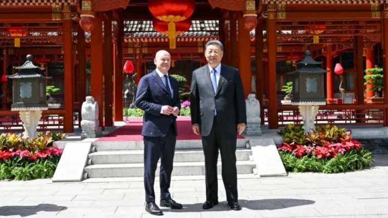 Xi Jinping faz apelo contra protecionismo a Olaf Scholz