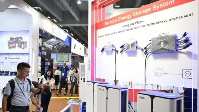 Feira de Cantão destaca novos setores da China: carros elétricos, baterias de íon-lítio e solares