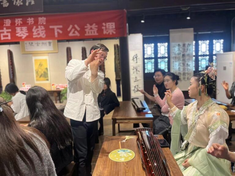 A Cítara Chinesa Ecoa as Vozes da História — A Rua Xicheng realiza atividades de promoção da cultura da cítara chinesa de Caozhou