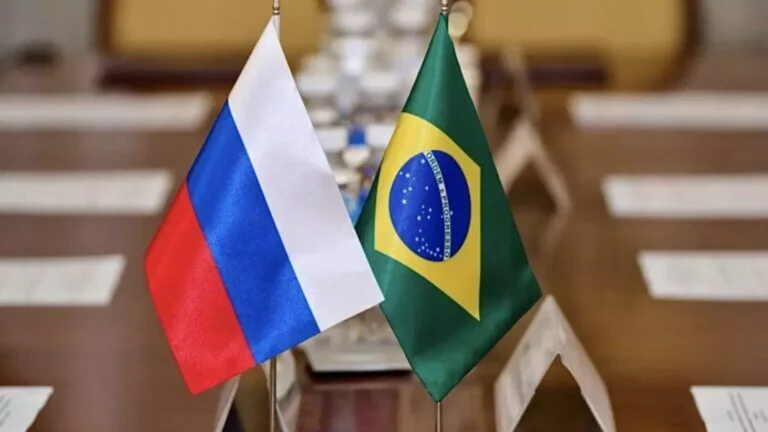 Por que a Rússia é vista com certa desconfiança por parte de alguns brasileiros?