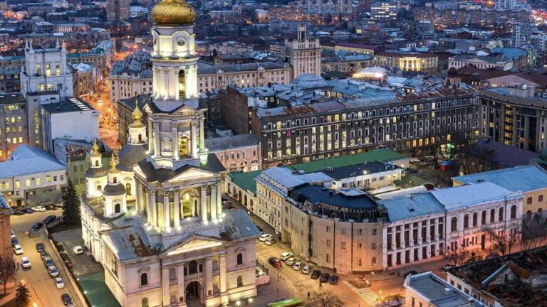 Rússia abre nova frente e promete vitória em campo de batalha