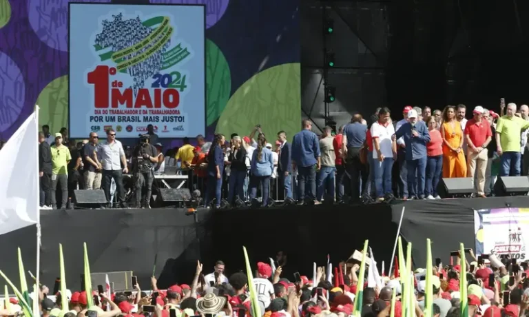 Um 1º de Maio de contradições
