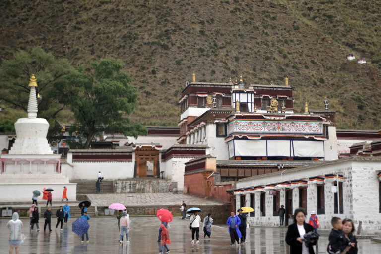 Mosteiro Labrang na Chuva