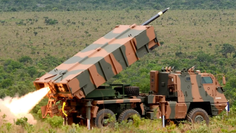 Negócio da China: Brasil pode ganhar com a venda de parte da Avibras para o capital chinês?