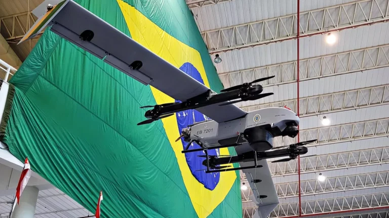 Primeiro drone de combate do Brasil impulsiona a indústria de defesa do país, diz analista