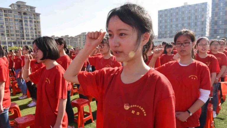 Partido Comunista da China continua popular entre os mais jovens depois de 100 anos