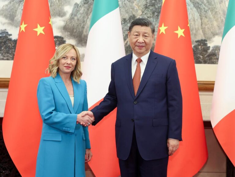 Xi Jinping recebe Giorgia Meloni na China