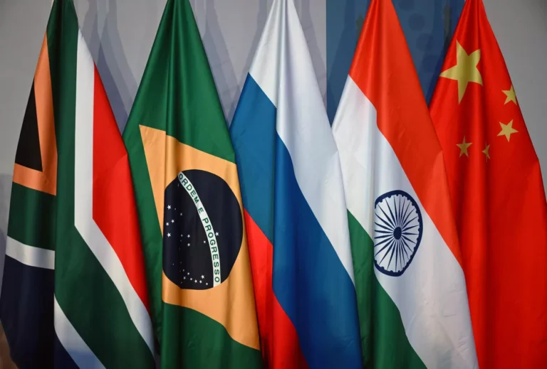 BRICS pode vir a ter sistema de pagamento internacional já em outubro, segundo autoridade russa