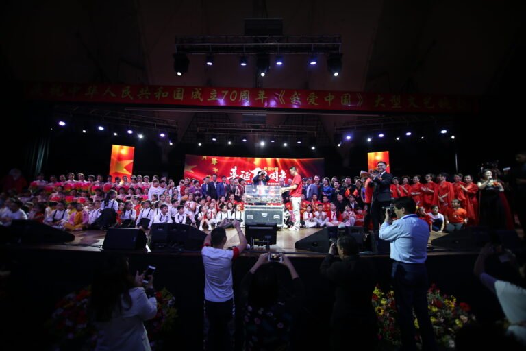 Espetáculo celebra 50 anos de relações entre Brasil e China