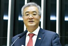 Sessão destaca parceria Brasil-China em 50 anos de relações diplomáticas