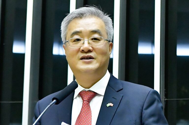 Sessão destaca parceria Brasil-China em 50 anos de relações diplomáticas