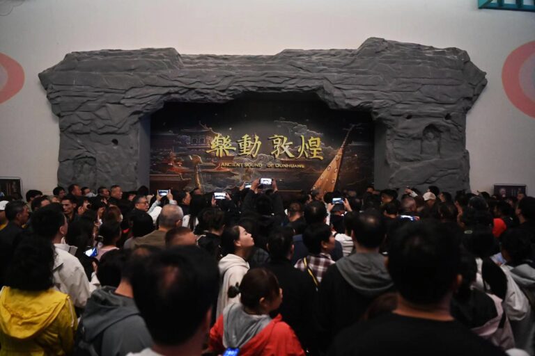 A Cultura de Gansu Dunhuang continua a ser popular