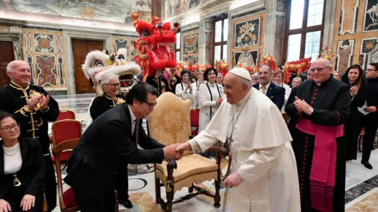 China e Papa Francisco avançam no diálogo