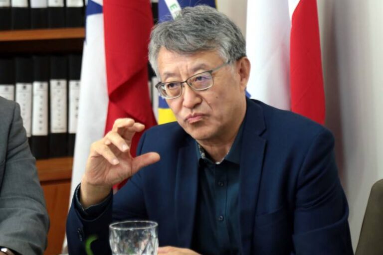 Uepa recebe visita de conselheiro educacional da embaixada chinesa