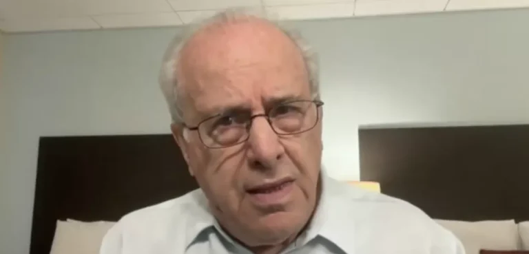“O Ocidente está colapsando e os BRICS estão cada vez mais fortes”, diz Richard Wolff