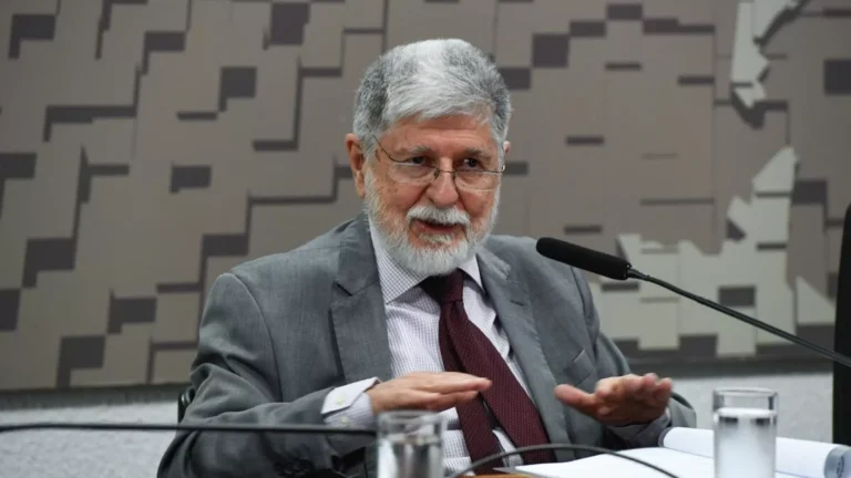 Amorim diz que Brasil busca ‘maior sinergia com a China’, mas ‘não deve aderir’ ao Cinturão e Rota