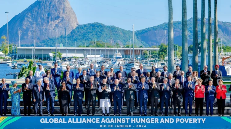 Foto de grupo dos líderes do G20  Brasil! Onde é que está o Biden?
